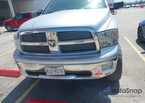 2010 Dodge Ram 1500 Slt/Sport/Trx z USA, uszkodzony, nr VIN 1D7RB1CTXAS189216